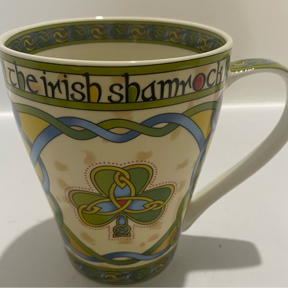 Irish Weave Clara "The Irish Shamrock" Bone China Mug Celtic Knot Green Yellow